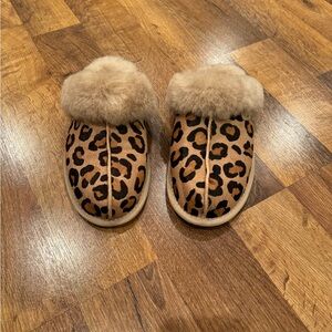 UGG women's Scuffette II Cheetah Women’s 9